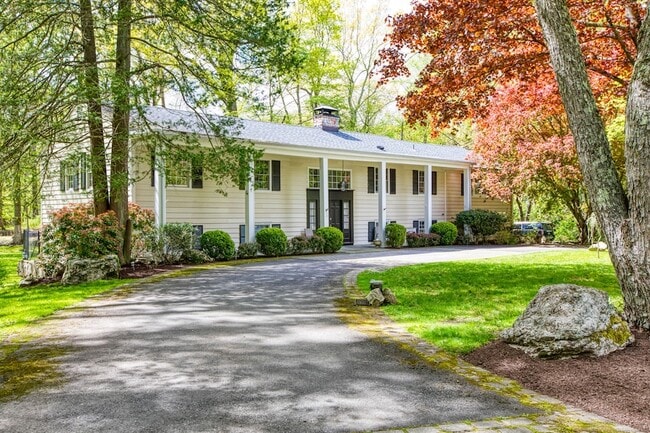 Primary Photo - 119 Dundee Rd