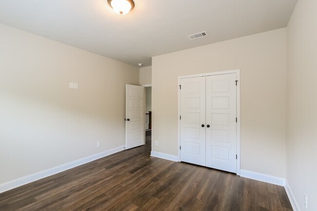 Building Photo - Stunning 5-Bedroom in Grovetown!
