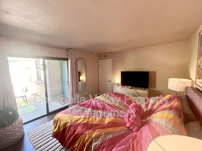 Building Photo - 1310 Campeon Cir