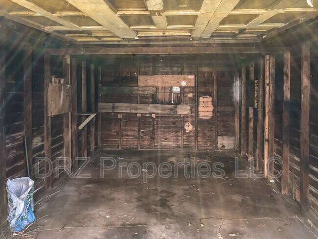 Building Photo - 1012 Bridge St NW