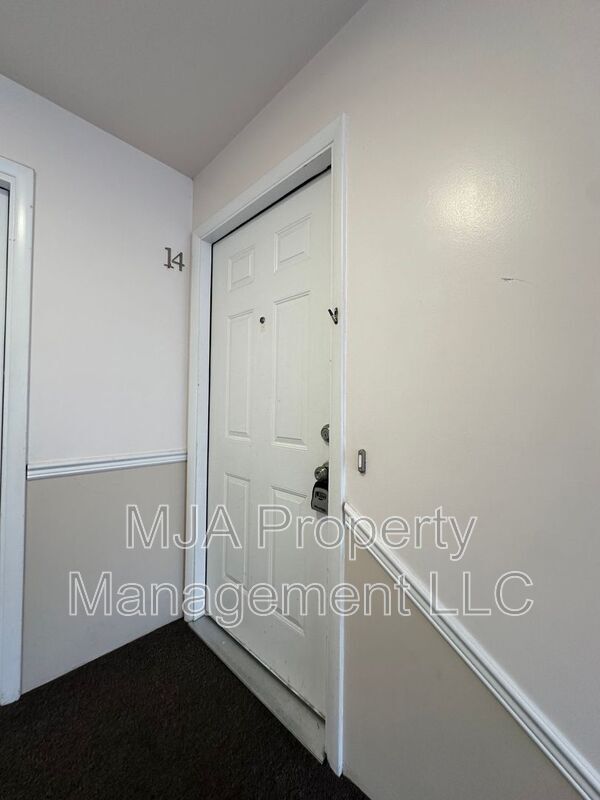 Building Photo - 1741 Holladay Blvd E