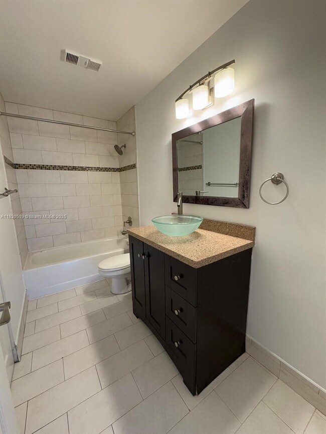Building Photo - 10441 Mahogany Key Cir