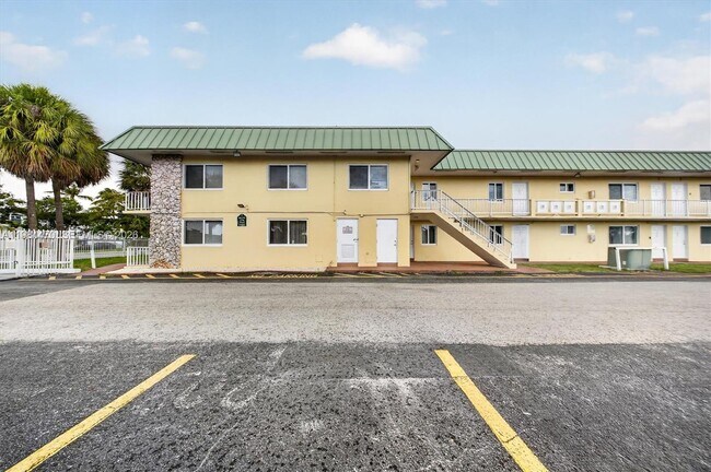 Building Photo - 505 NW 177th St