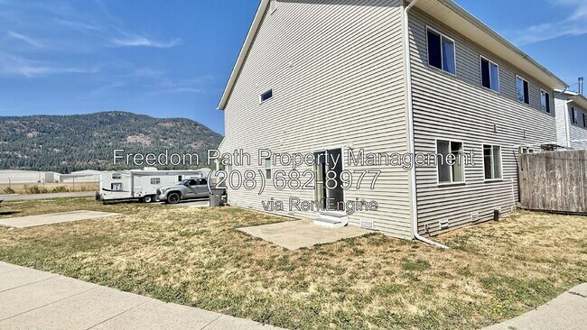 Building Photo - 2918 N Boyer Ave