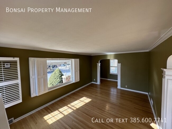 Building Photo - 7527 S Jefferson-