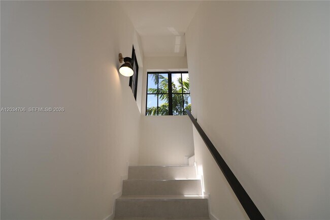 Building Photo - 7504 SW 100th St