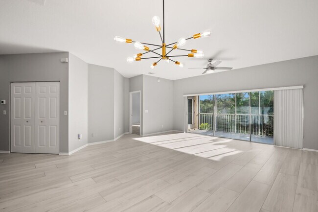 Building Photo - "Spacious 3-Bed, 2-Bath Condo Retreat in Vibrant Saint Petersburg – 1,445 Sq Ft of Comfort!"