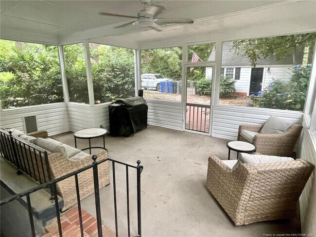 Building Photo - 238 Pinecrest Dr