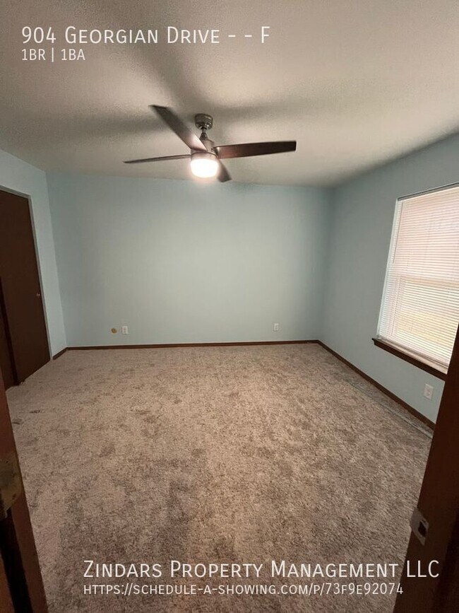 Building Photo - 904 Georgian Dr