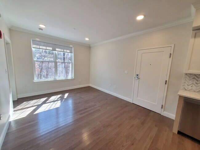 Building Photo - 39 Herrick Rd