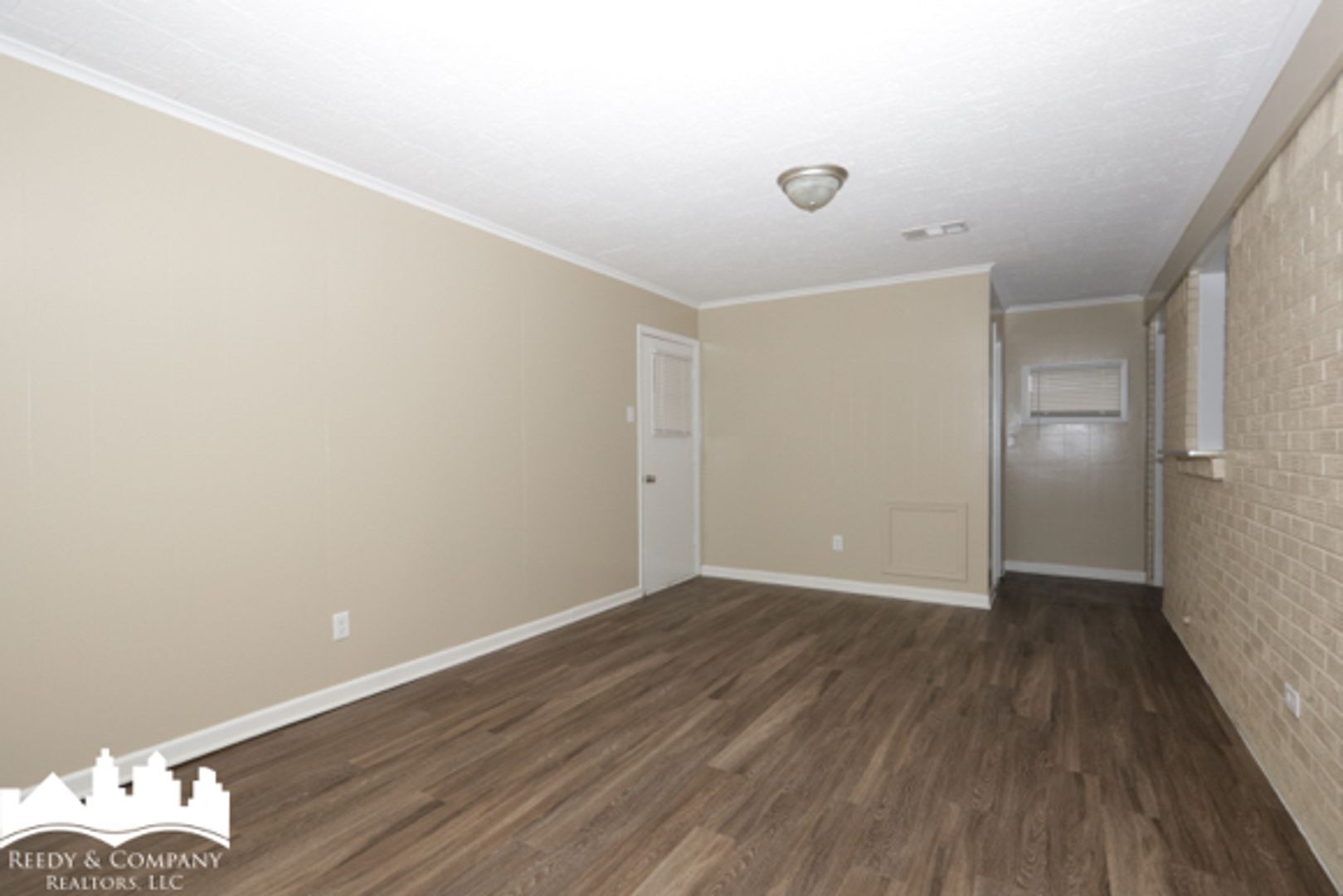 Building Photo - 616 N Roselawn Dr