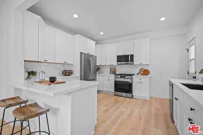 Building Photo - 3626 E 1st St