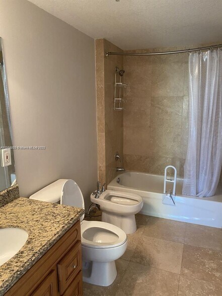 Building Photo - 3530 SW 22nd St