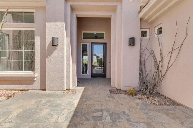 Building Photo - 39 Calleda Norte
