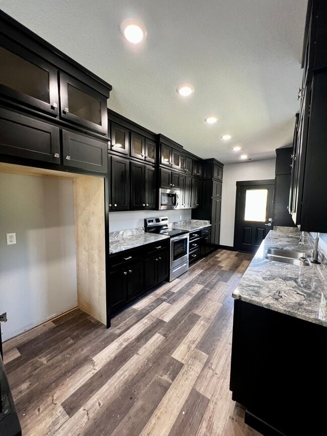 Building Photo - 4101 Stoke Dr