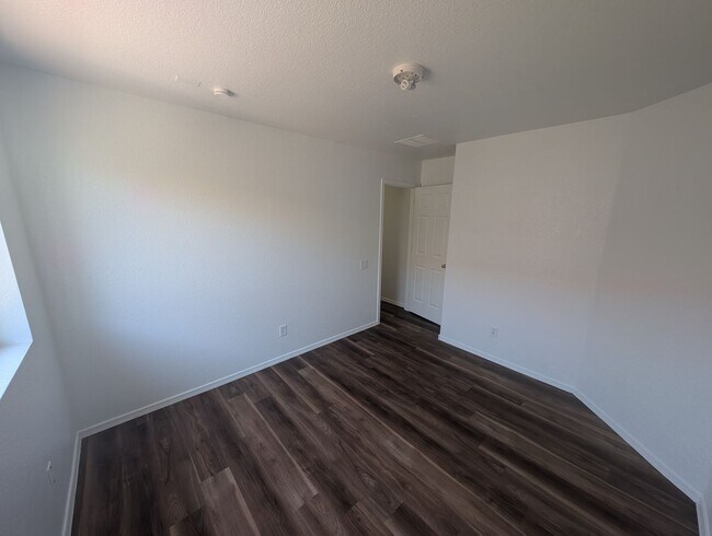 Building Photo - Great Northwest Tucson Area Location