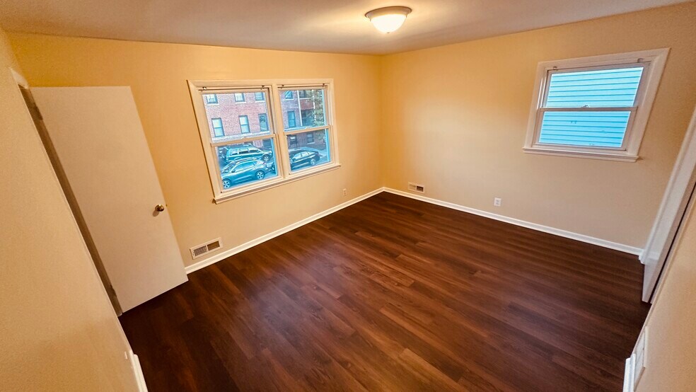 Building Photo - 331 N Oraton Pky