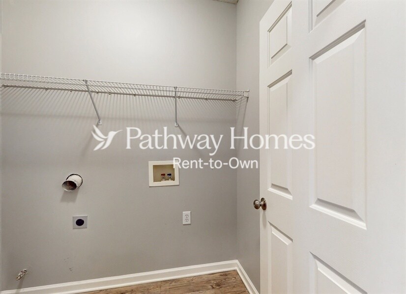 Building Photo - 5226 Medlock Corners Dr