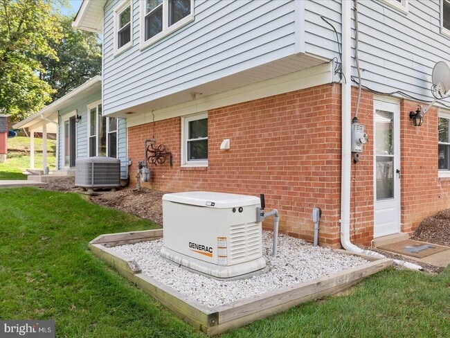 Building Photo - 6434 Rives Ct