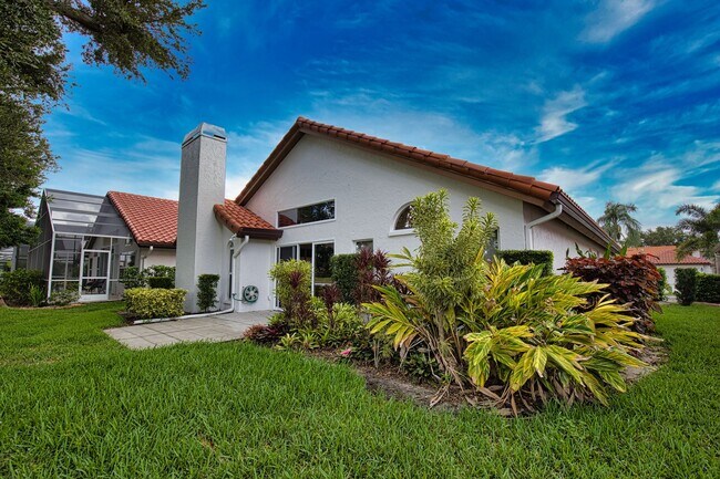 Building Photo - Seasonal Short-Term 3 Bedroom 3 Bathroom Home in The Patio Homes of Chestnut Creek!