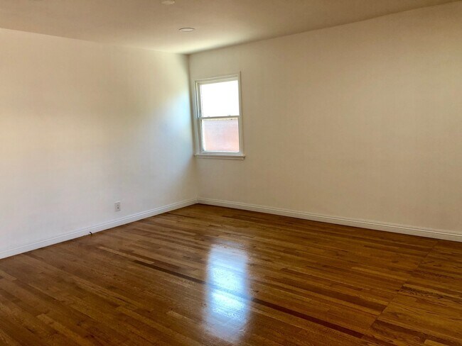 Building Photo - 1727 Franklin St