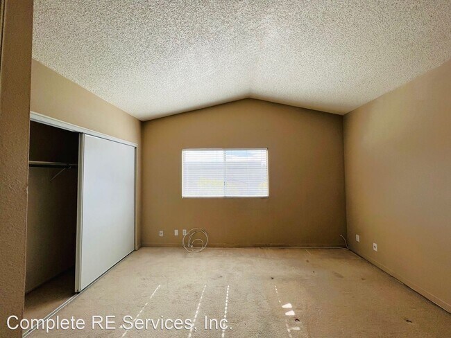 Building Photo - 4 br, 2.5 bath House - 16177 Barbee St