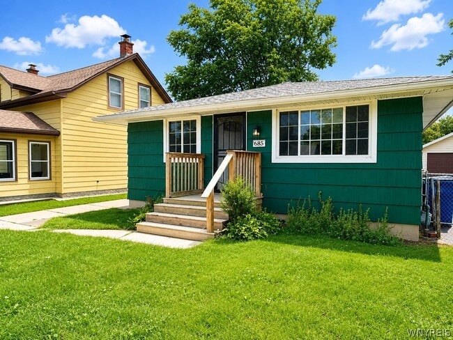 Building Photo - 685 Longmeadow Rd