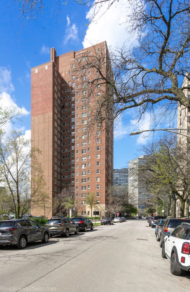 Building Photo - 5000 S Cornell Ave