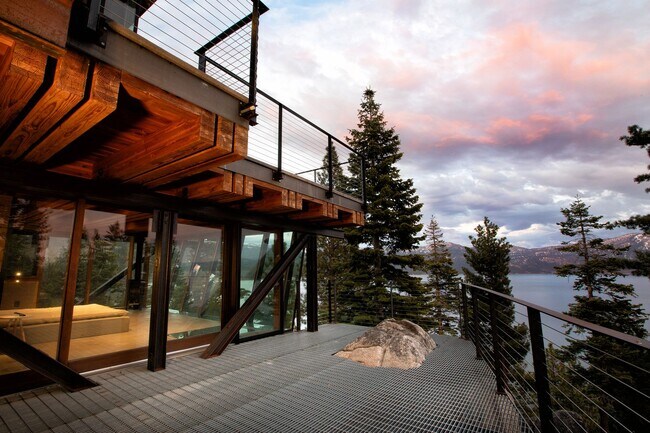 Building Photo - Architectural gem