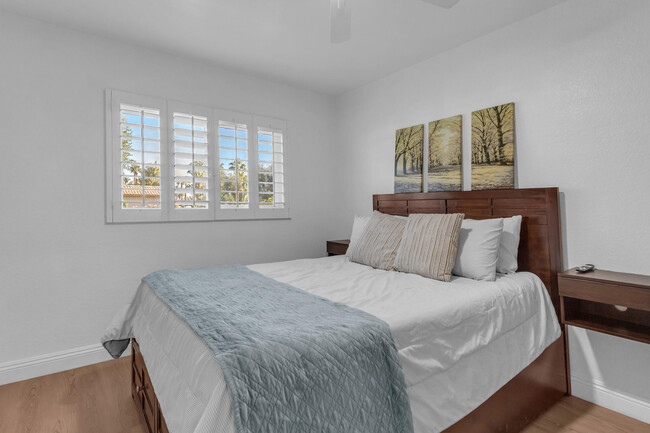 Building Photo - 75250 Vista Huerto