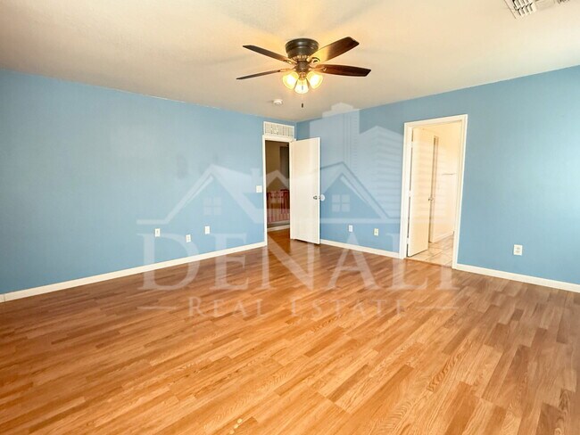 Building Photo - 2858 W Mineral Butte Dr