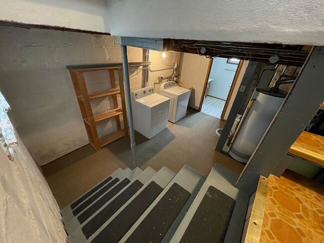 Building Photo - Unique Rental Home