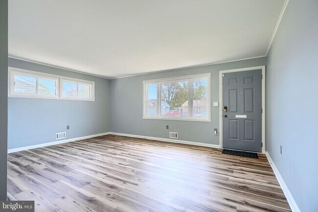 Building Photo - 5506 Adleigh Ave