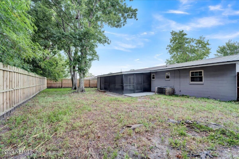 Building Photo - 10941 Launa Dr