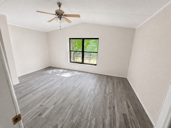 Building Photo - 142 Aspen