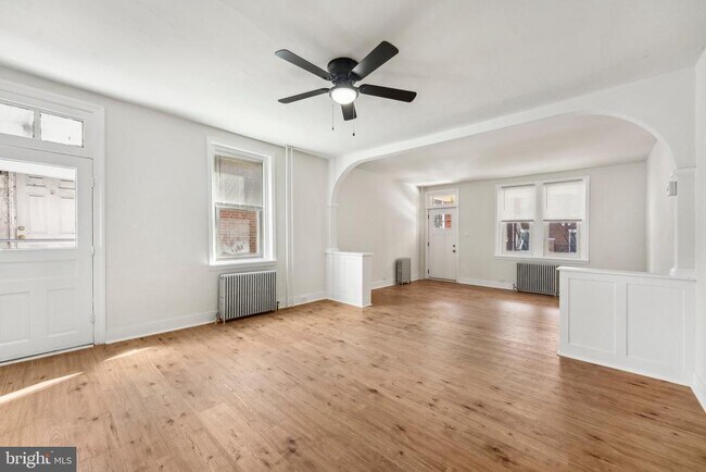 Building Photo - 309 W Elm St