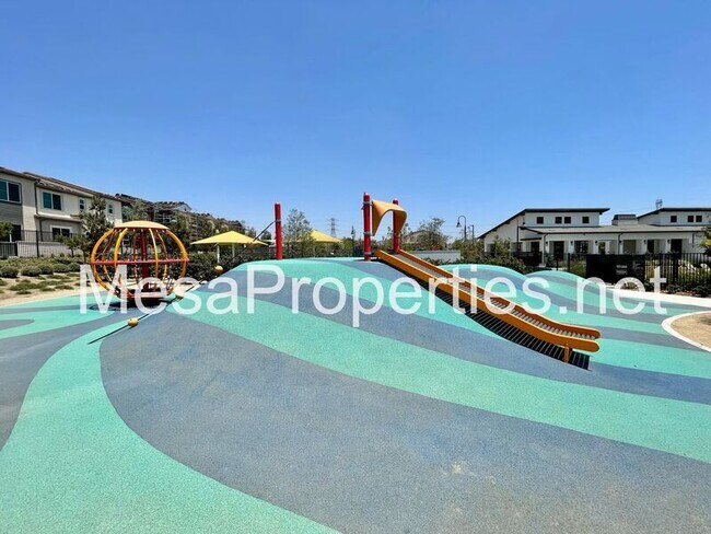 Building Photo - 3134 E La Avenida Dr