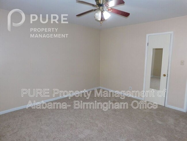 Building Photo - 117 22nd Ave NE