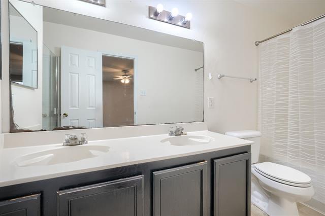 Building Photo - 12970 Vassar Dr