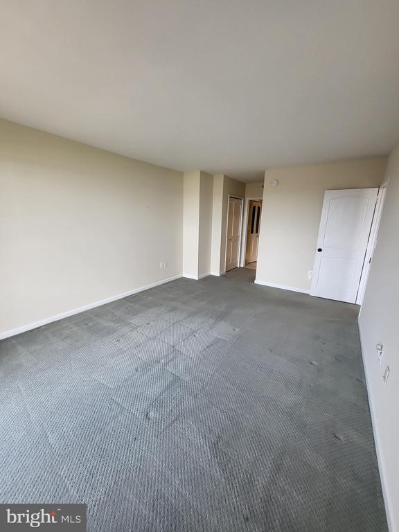 Building Photo - 1300 Crystal Dr