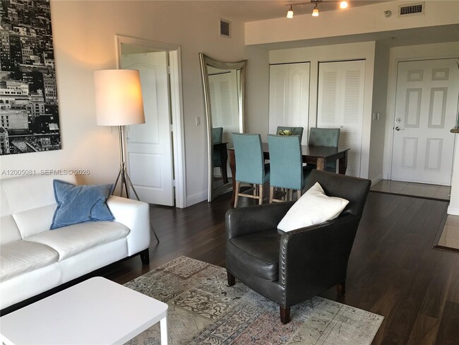 Building Photo - 1627 SW 37th Ave