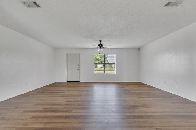 Building Photo - 4602 Ronald Dr