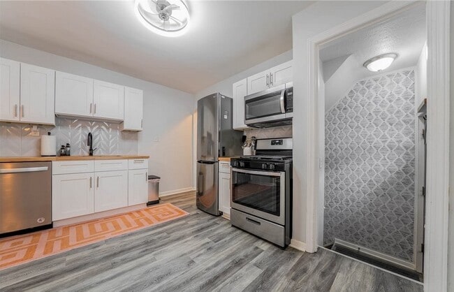 Building Photo - 5934 Deering Ave