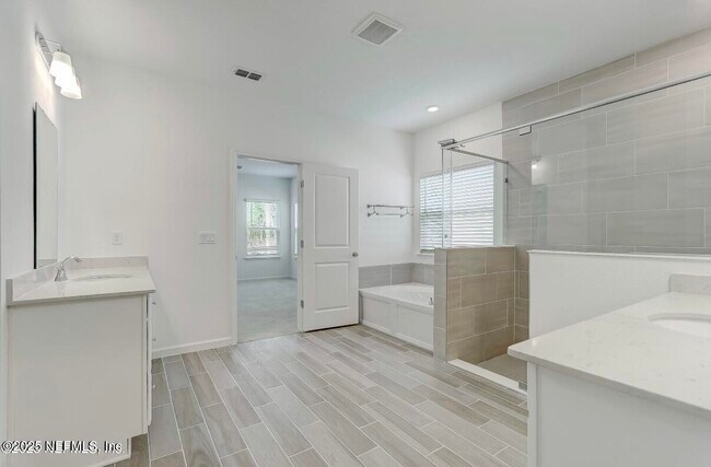 Building Photo - 300 Gan Wy
