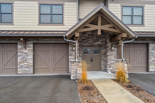 Building Photo - Delightful Monterra 2 Bed 2 Bath Condo with Views of Glacier Park