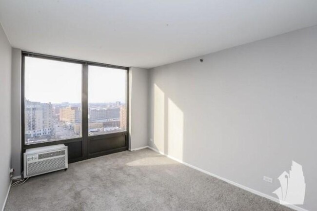 Building Photo - 1 bedroom in Chicago IL 60613