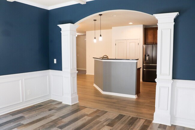 Building Photo - 1266 Coachman Way