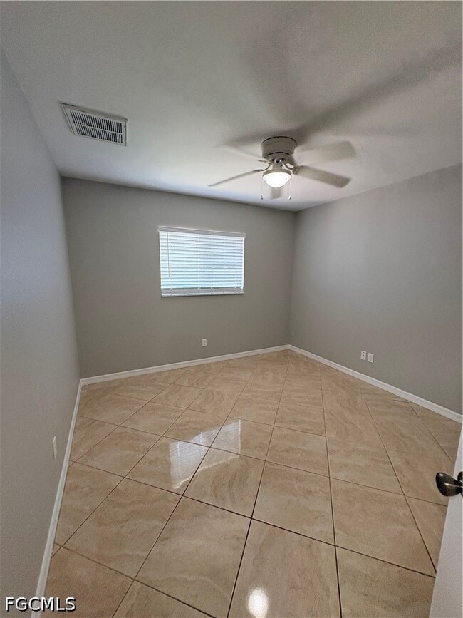 Building Photo - 4313 SW 19th Ave