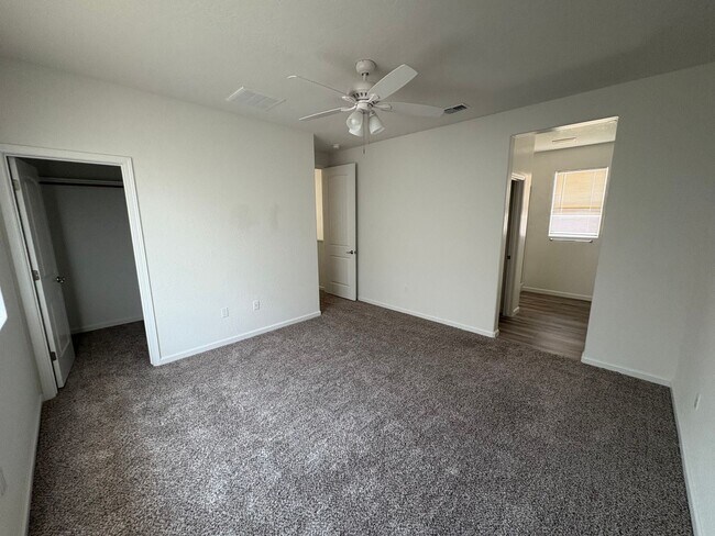 Building Photo - Two-story home in NW Visalia home Availabl...