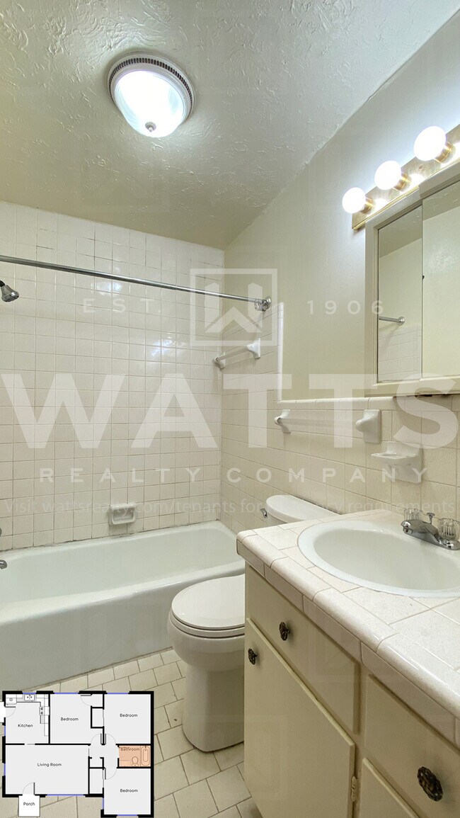 Building Photo - 3 Bedroom Duplex Apartment in Columbiana, AL